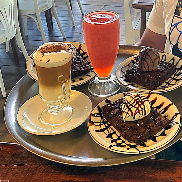 Brownie con helado